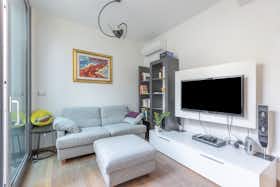 Apartment for rent for €1,700 per month in Bologna, Via Andrea Costa