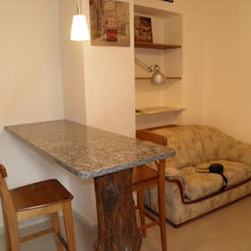 Apartment for rent for €630 per month in Turin, Via Bologna