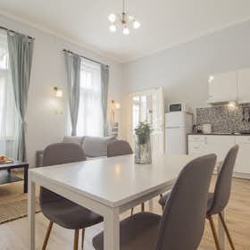 Apartment for rent for HUF 432,007 per month in Budapest, Izabella utca