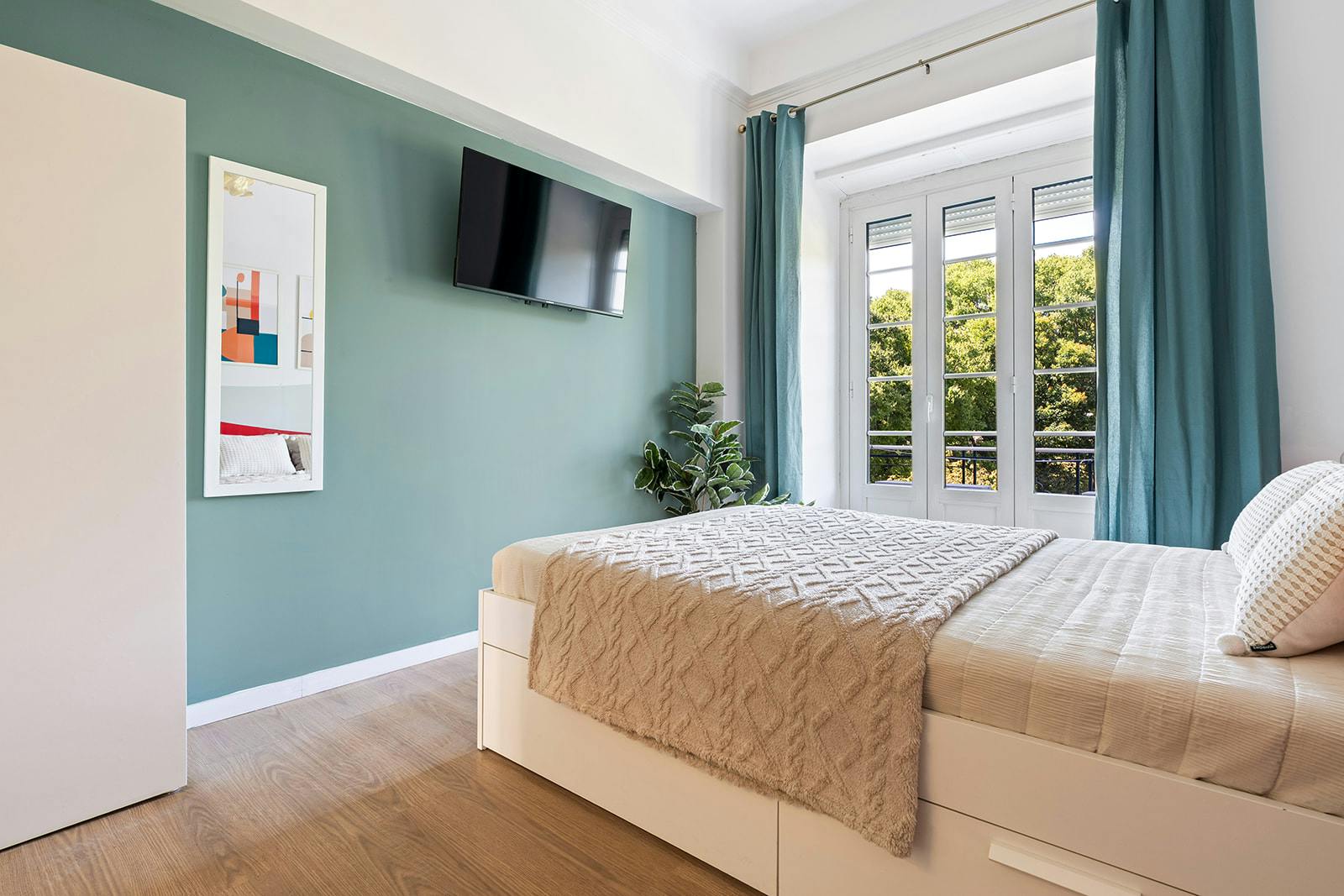 preview gallery tile