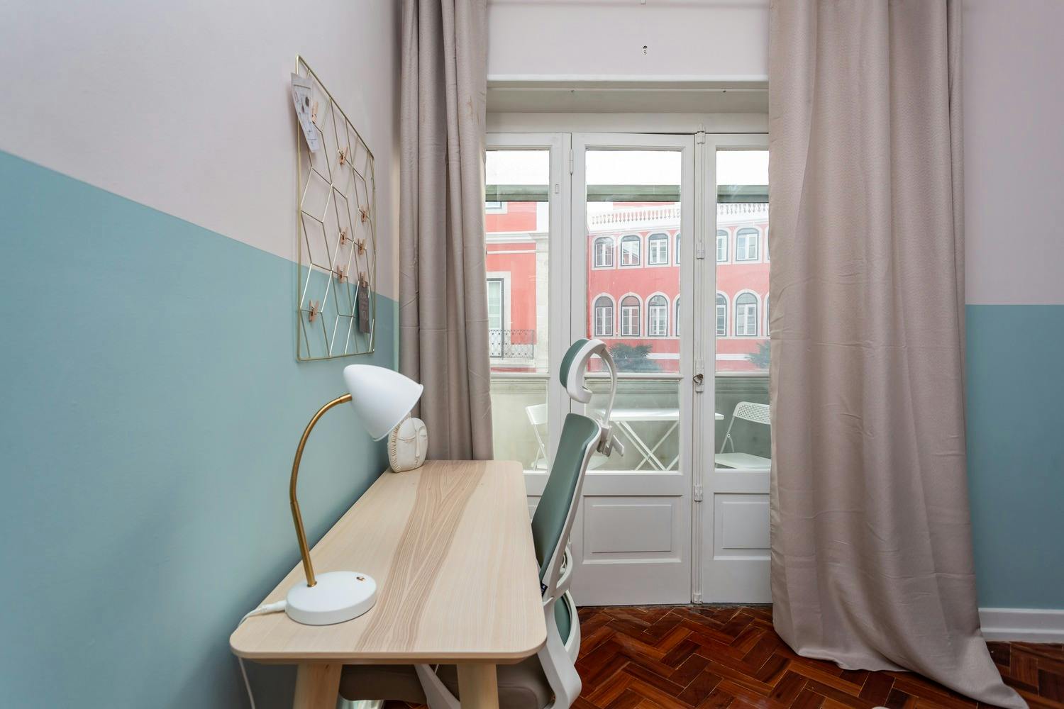 preview gallery tile