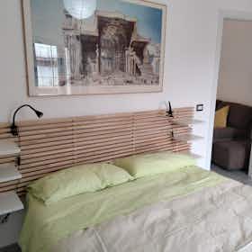 Appartement à louer pour 1 100 €/mois à Rome, Via Gaspara Stampa