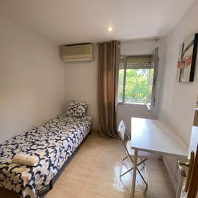 Private room for rent for €450 per month in Madrid, Plaza de Vulcano