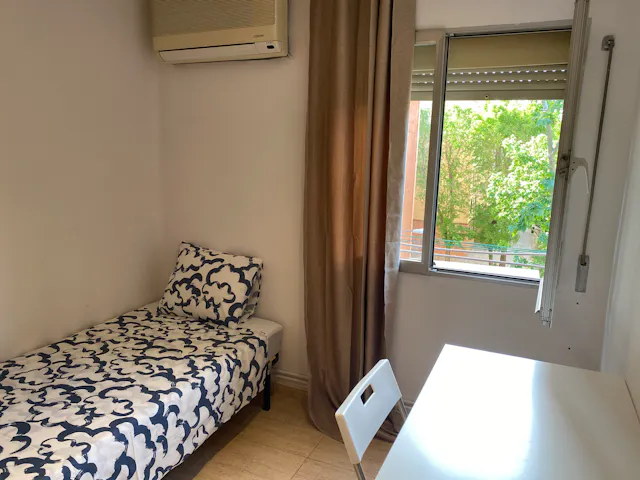 Private room in Plaza de Vulcano, Madrid (1322646) room image 2