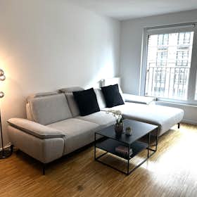 Apartment for rent for €1,400 per month in Frankfurt am Main, Adickesallee