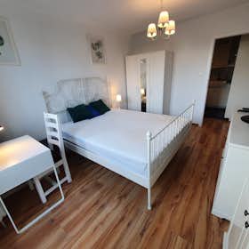 Private room for rent for €523 per month in Warsaw, ulica Grzybowska