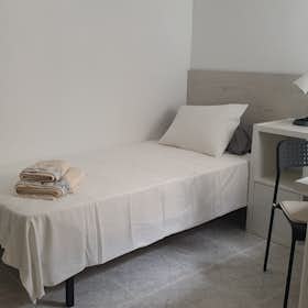 Private room for rent for €400 per month in Barcelona, Carrer de Santa Margarida