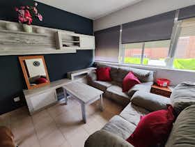 Appartement te huur voor € 1.499 per maand in Salamanca, Calle Isaac Peral