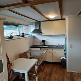 Private room for rent for €825 per month in Groningen, Leeuwenburgstraat