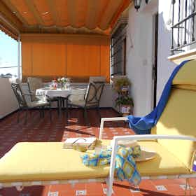Appartement te huur voor € 900 per maand in Chipiona, Calle Caracola