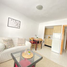 Apartment for rent for €1,637 per month in Madrid, Calle de Nicaragua