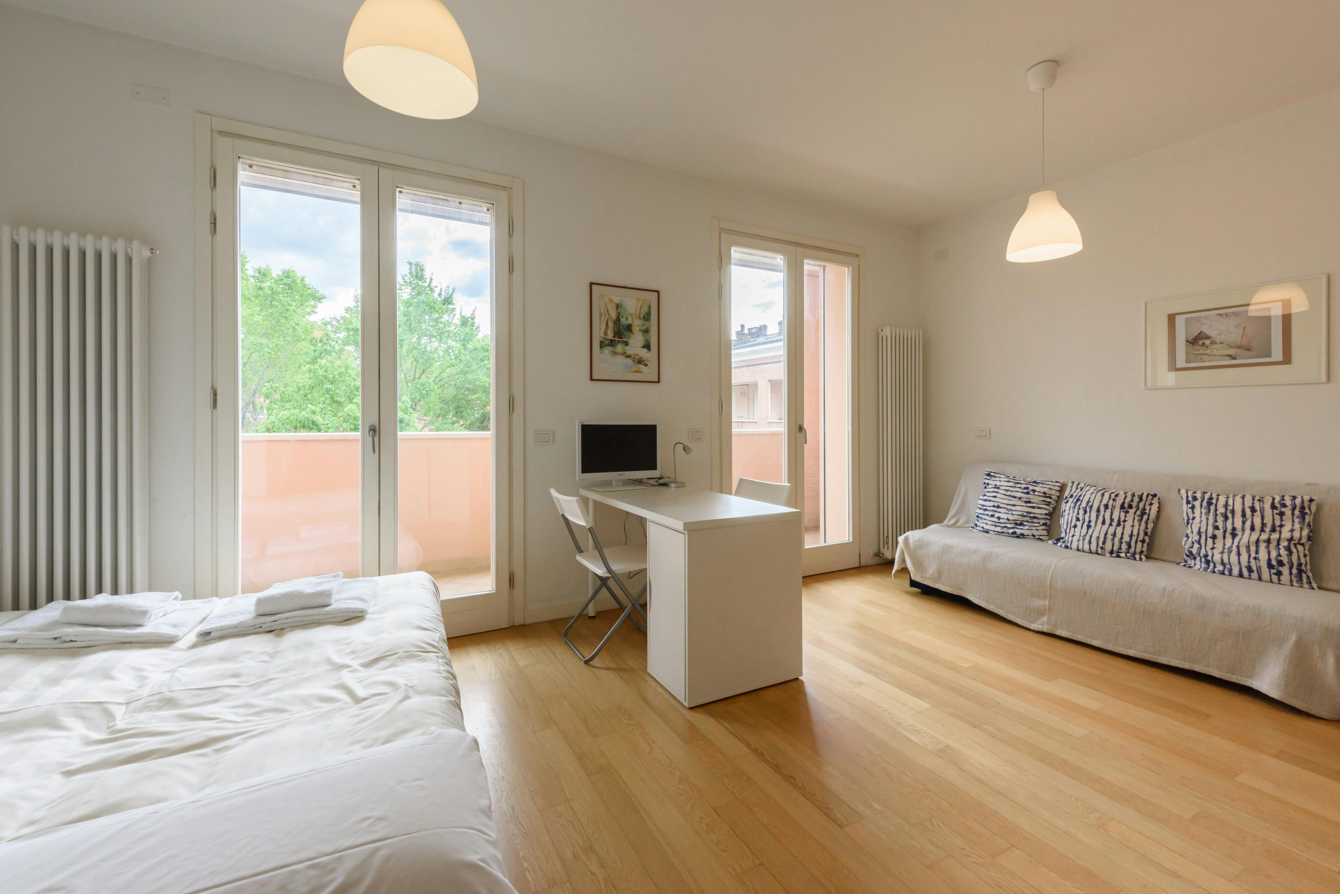 Studio for rent for €1,430 per month in Florence, Via Napoleone Bonaparte