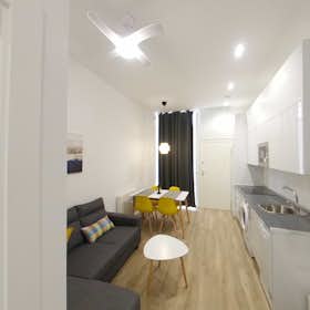 Apartment for rent for €1,120 per month in Madrid, Calle de Gutierre de Cetina