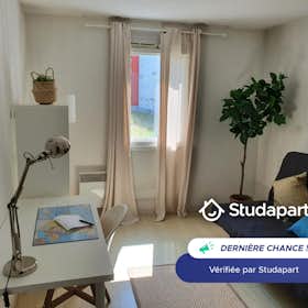 Apartament de închiriat pentru 540 EUR pe lună în Nantes, Rue des Saumonières