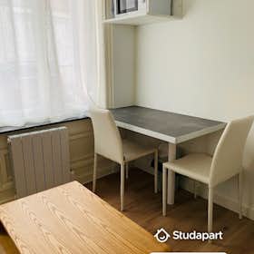 Apartment for rent for €620 per month in Lille, Rue de Brigode