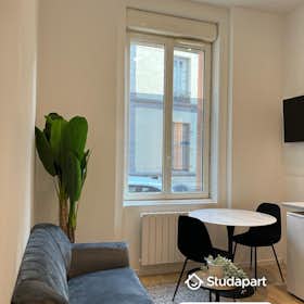 Apartment for rent for €650 per month in Saint-Étienne, Rue Étienne Mimard