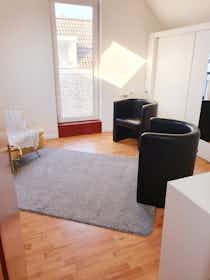 Apartment for rent for €1,500 per month in Rotterdam, Zwart Janstraat