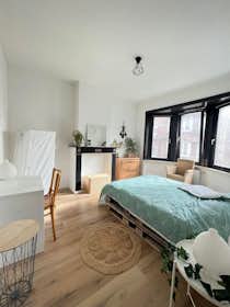 Private room for rent for €550 per month in Schaerbeek, Rue Henri Jacobs