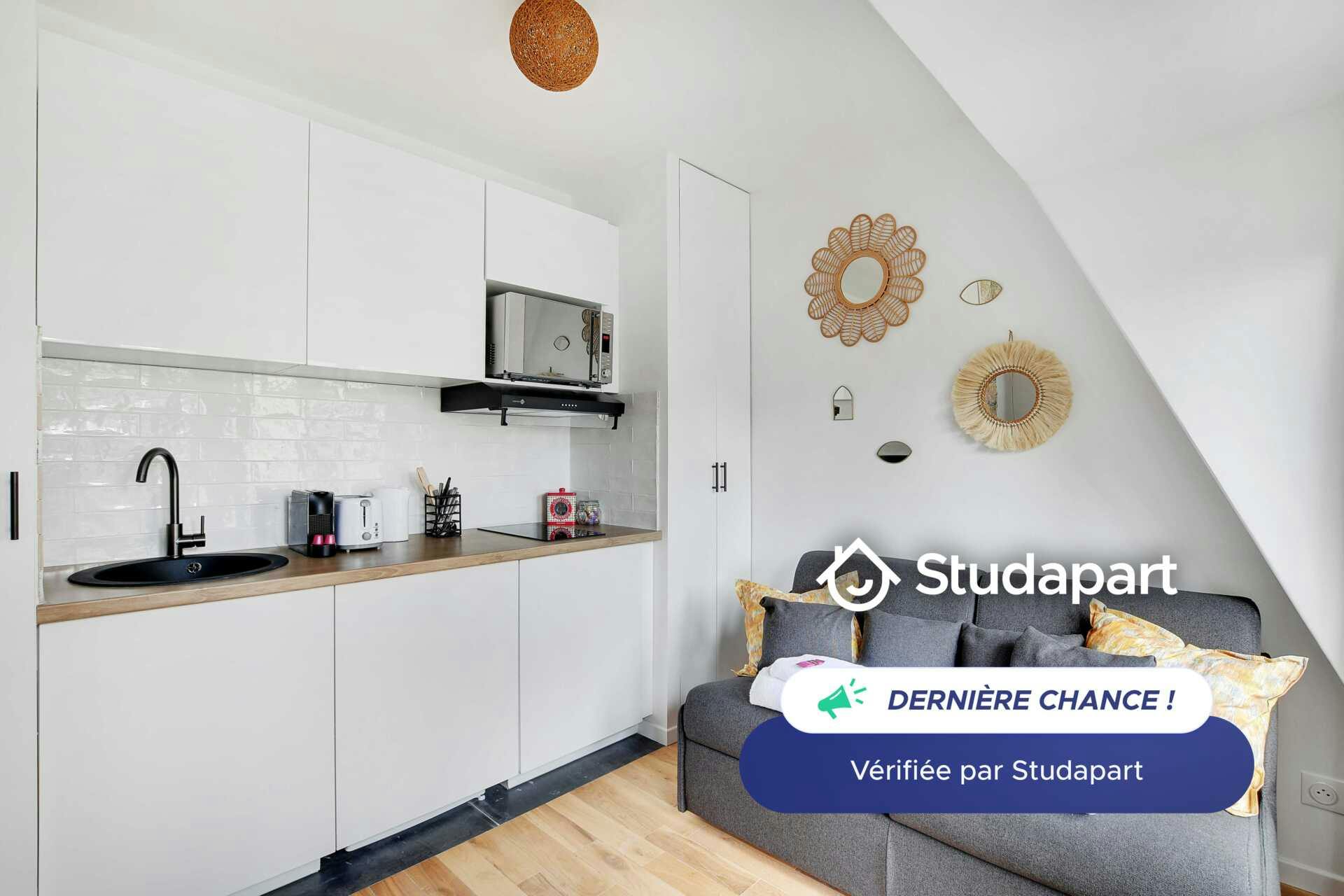 Apartment for rent for €1,365 per month in Paris, Square Raynouard