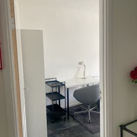 私人房间 正在以 €800 的月租出租，其位于 Wormerveer, Goudastraat
