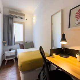 Private room for rent for €760 per month in Barcelona, Carrer de Roger de Llúria
