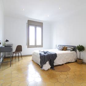 Private room for rent for €800 per month in Barcelona, Carrer de Balmes