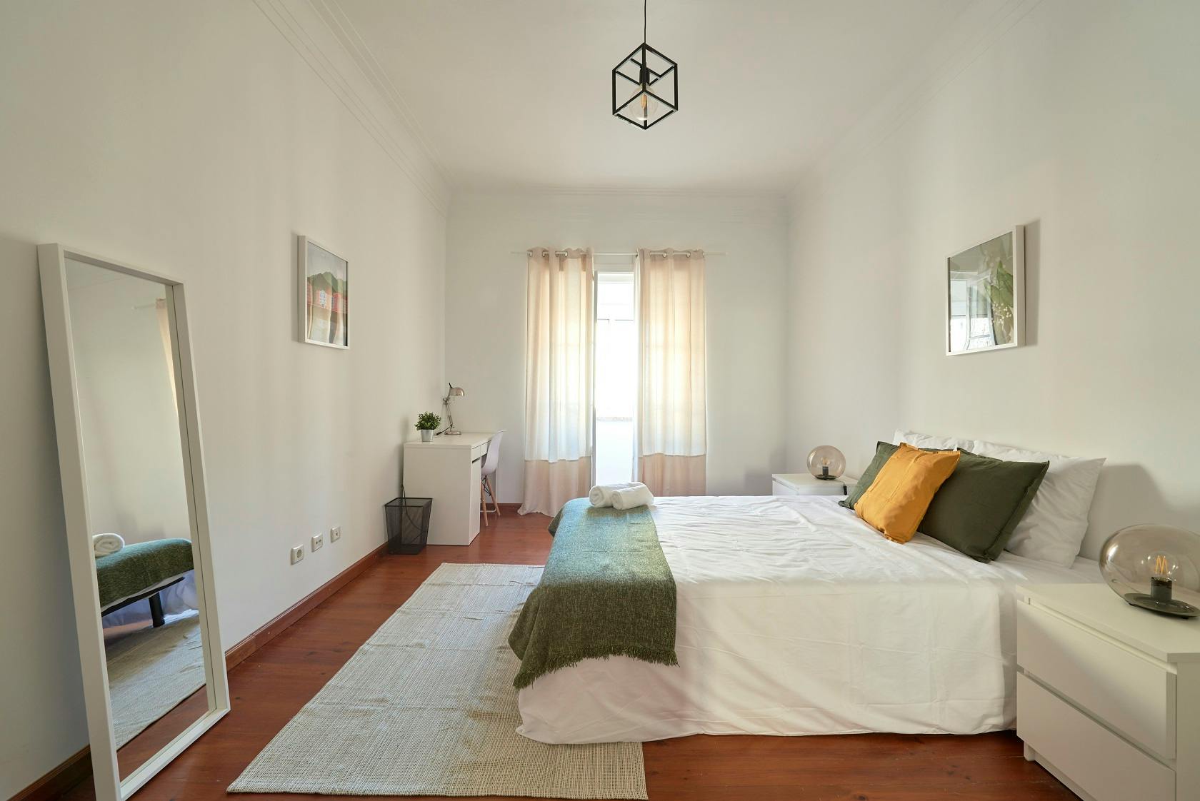 Private room for rent for €750 per month in Lisbon, Avenida João XXI
