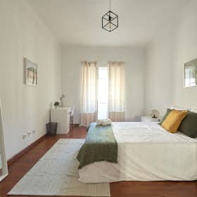 Private room for rent for €700 per month in Lisbon, Avenida João XXI