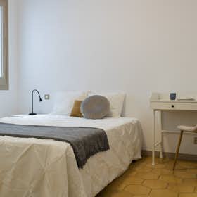 Private room for rent for €670 per month in Barcelona, Carrer de Balmes