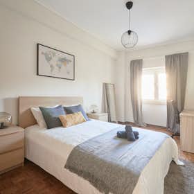 Private room for rent for €700 per month in Lisbon, Avenida da República