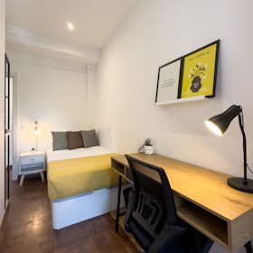 Private room for rent for €660 per month in Barcelona, Carrer de Roger de Llúria