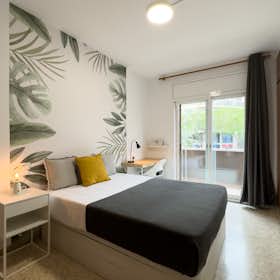 Private room for rent for €690 per month in Barcelona, Ronda del Guinardó