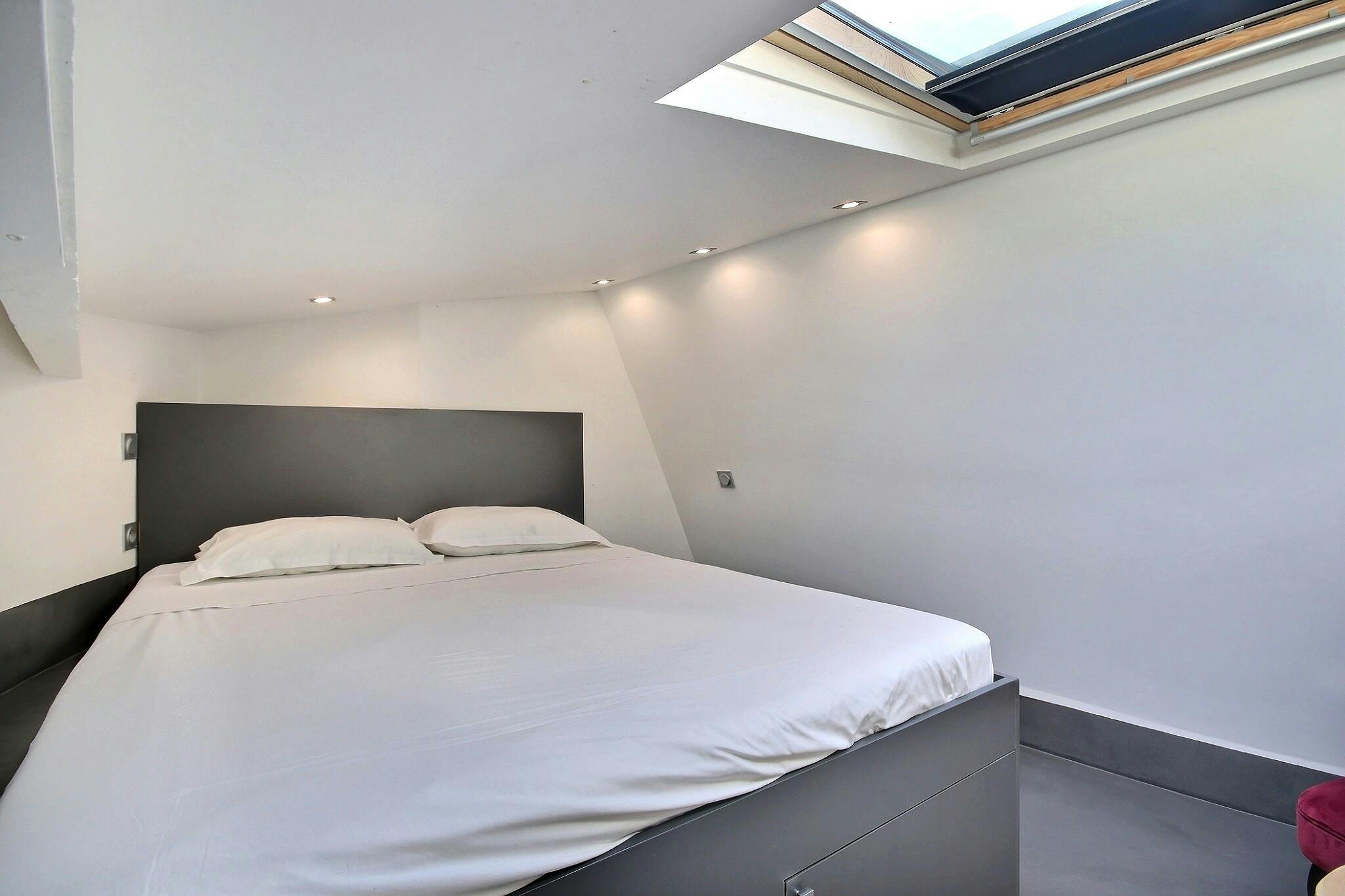 1-Bedroom Apartment in Rue Danton, Paris (1331963) ROOM