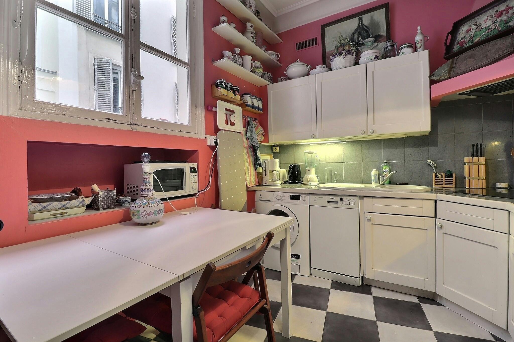 1-Bedroom Apartment in Rue du Rocher, Paris (1331992) room image 10