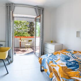Cameră privată de închiriat pentru 690 EUR pe lună în Milan, Via Vittorio Emanuele Orlando