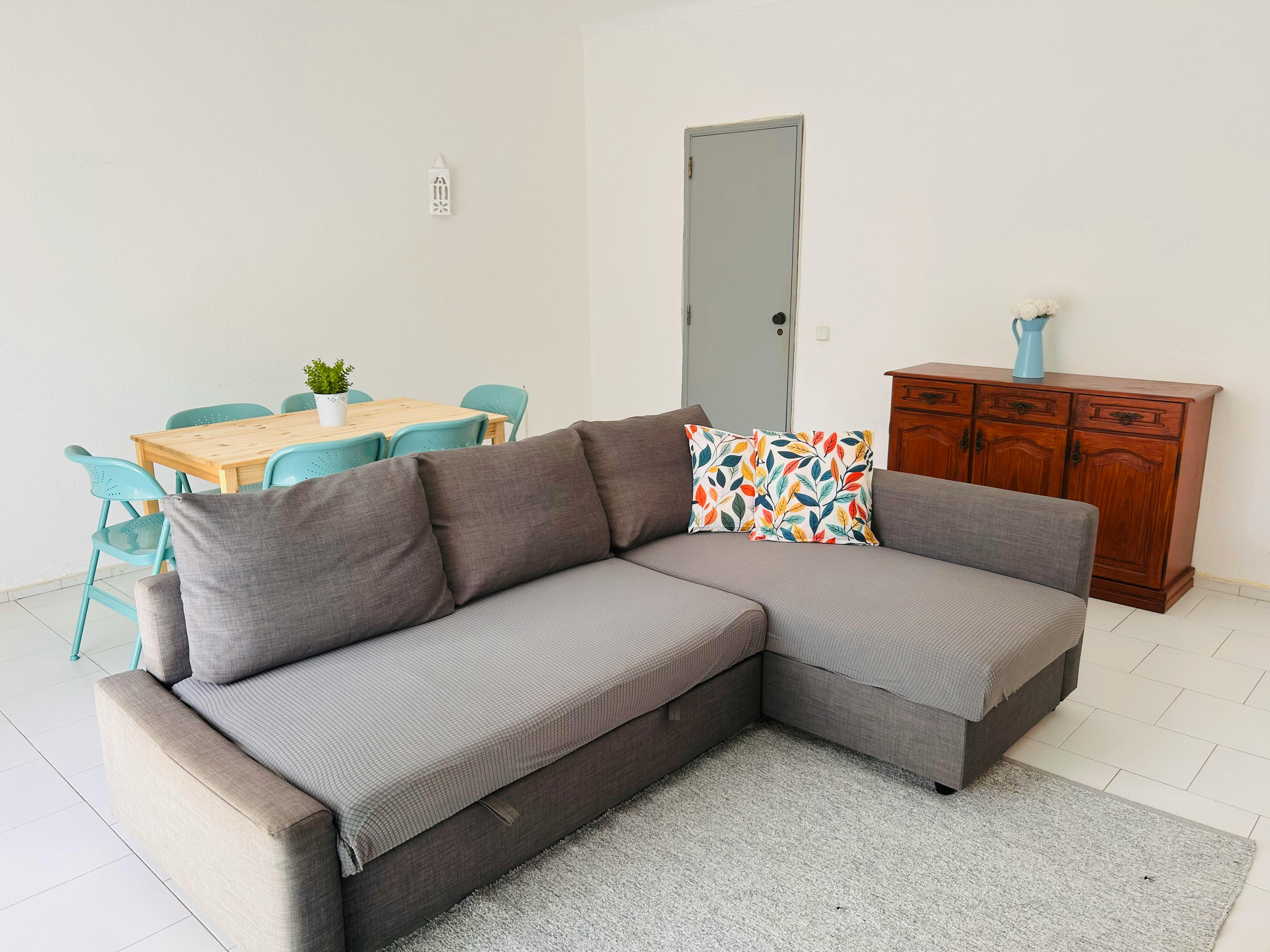 Appartement te huur voor € 1.200 per maand in Albufeira, Rua Raúl Brandão