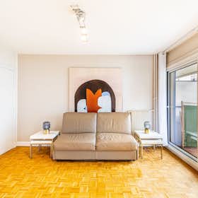 Studio for rent for €1,910 per month in Paris, Rue Émile Dubois