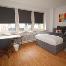 Private room for rent for €945 per month in Köln, Hohe Straße