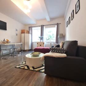 Apartment for rent for €2,000 per month in Vienna, Radingerstraße