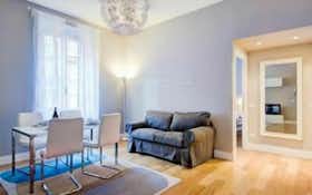 Appartement te huur voor € 2.800 per maand in Rome, Via Giuseppe Giulietti