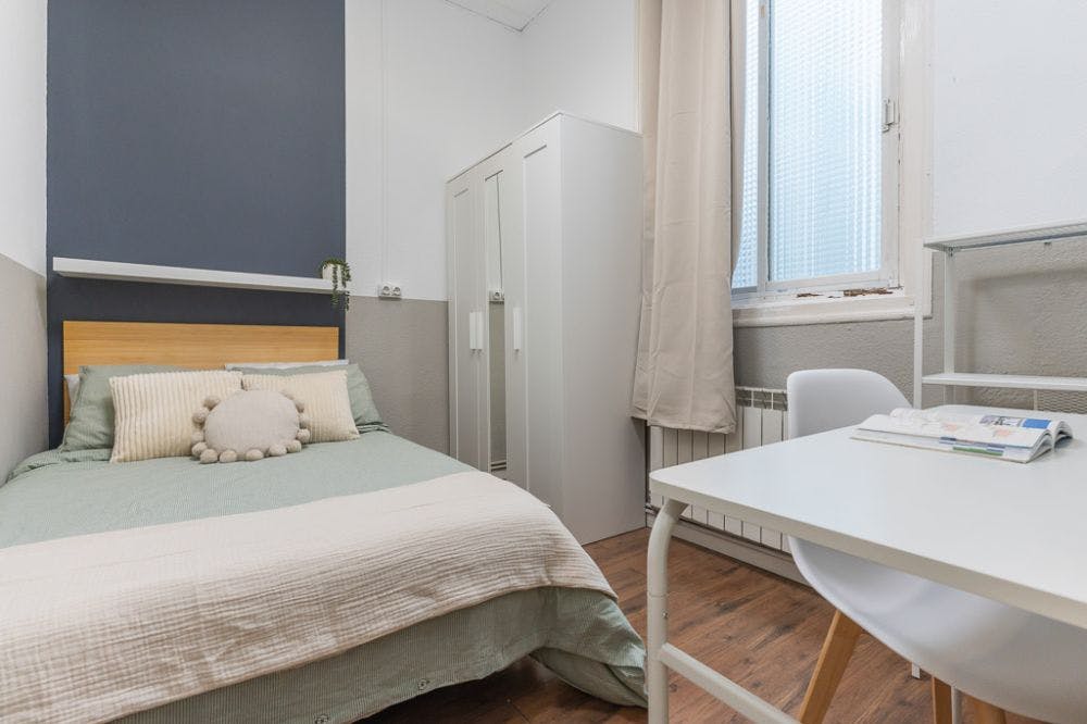 Calle de los Caños del Peral, Madrid preview