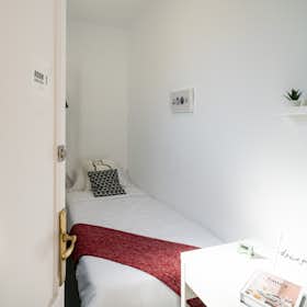 Private room for rent for €420 per month in Valencia, Carrer Pizarro