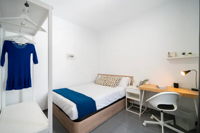 Private room in Carrer Pizarro, Valencia (1333461) room image 2