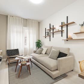 Apartment for rent for €2,998 per month in Barcelona, Carrer de Matilde Díez