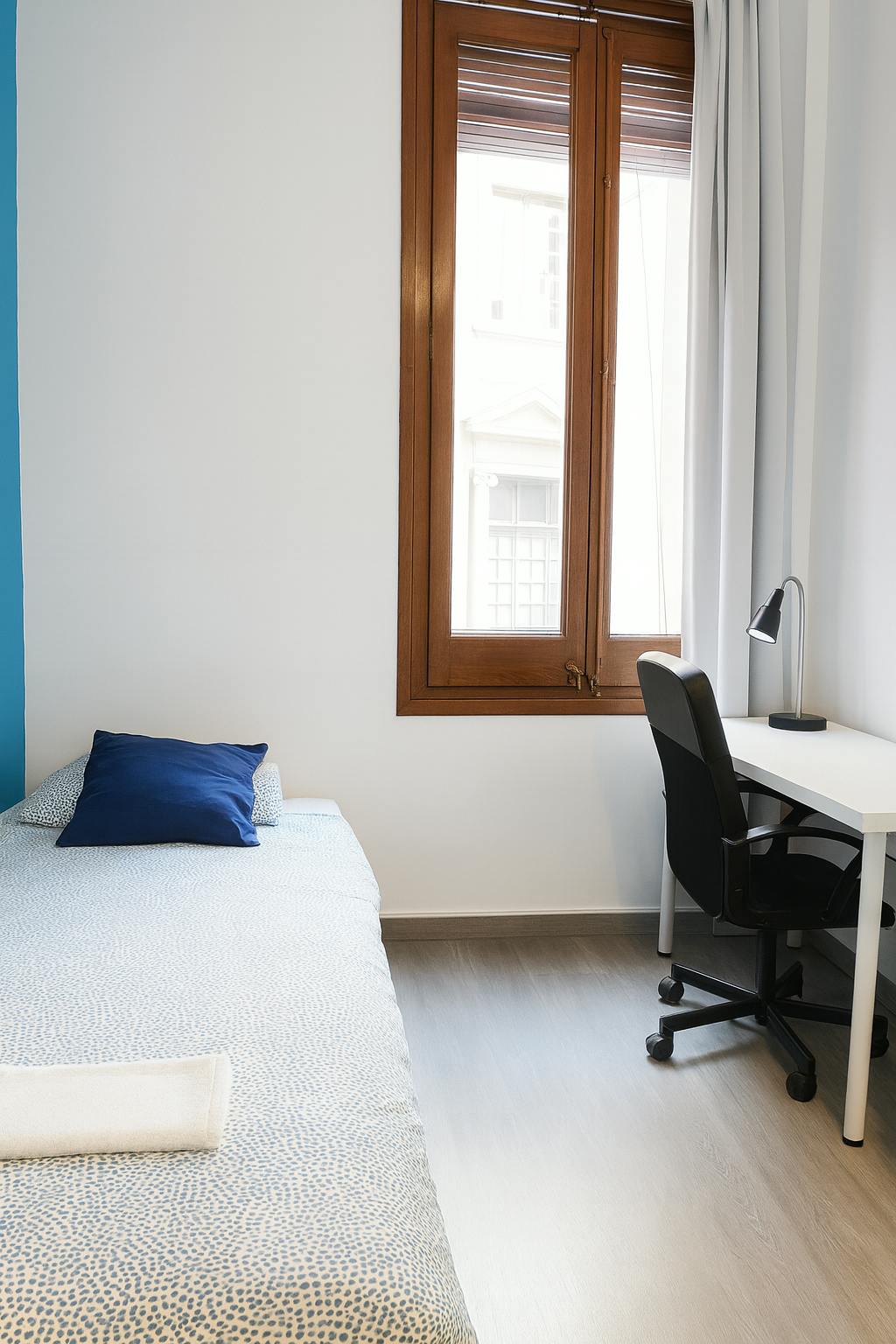 Private room for rent for €420 per month in Barcelona, Carrer Ample