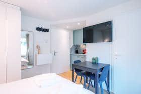 单间公寓 正在以 €2,409 的月租出租，其位于 Zürich, Forchstrasse