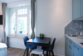 单间公寓 正在以 CHF 2,200 的月租出租，其位于 Zürich, Forchstrasse