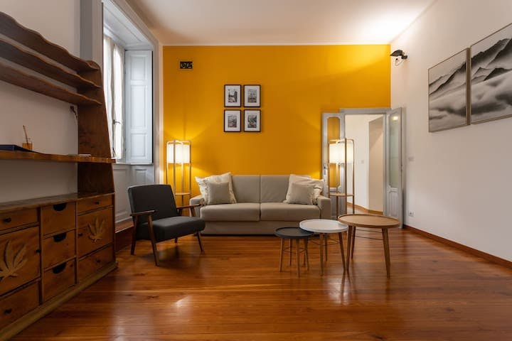 House for rent for €2,900 per month in Monza, Via Raffaele De Gradi