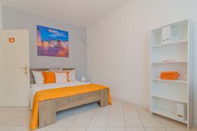 Privé kamer te huur voor € 580 per maand in Trento, Largo Nazario Sauro
