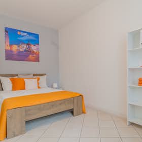 Приватна кімната за оренду для 580 EUR на місяць у Trento, Largo Nazario Sauro